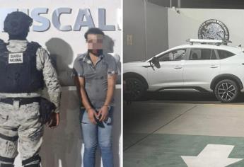 Detienen a civil con arma de fuego y le aseguran un vehículo en el ejido La Piedrera, en Culiacán