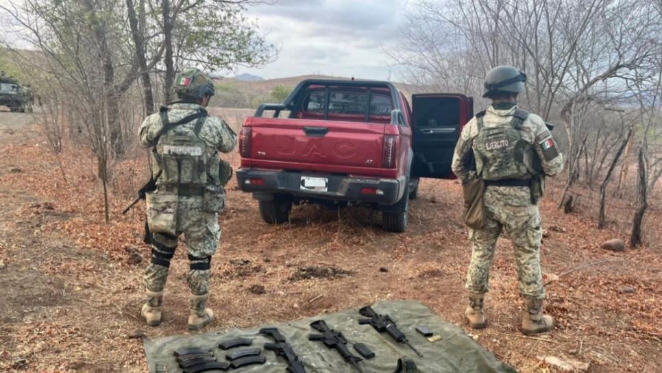 Militares aseguran camioneta con armamento en El Salado, en Culiacán Militares aseguran camioneta con armamento en El Salado, en Culiacán