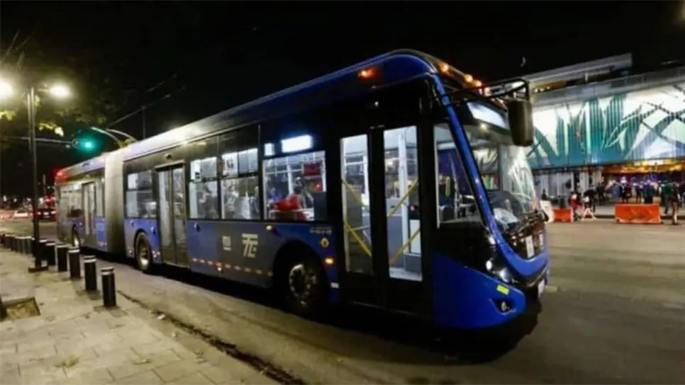 El Nochebús CDMX tendrá un costo de solo 7 pesos y se podrá pagar con la Tarjeta de Movilidad. El servicio operara desde las 00:00 hasta las 5:00 de la mañana, los 365 días del año