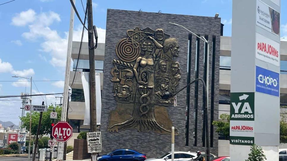 Mural Austral Médica: Un Homenaje al Conocimiento Científico y Humano en Culiacán Mural Austral Médica: Un Homenaje al Conocimiento Científico y Humano en Culiacán