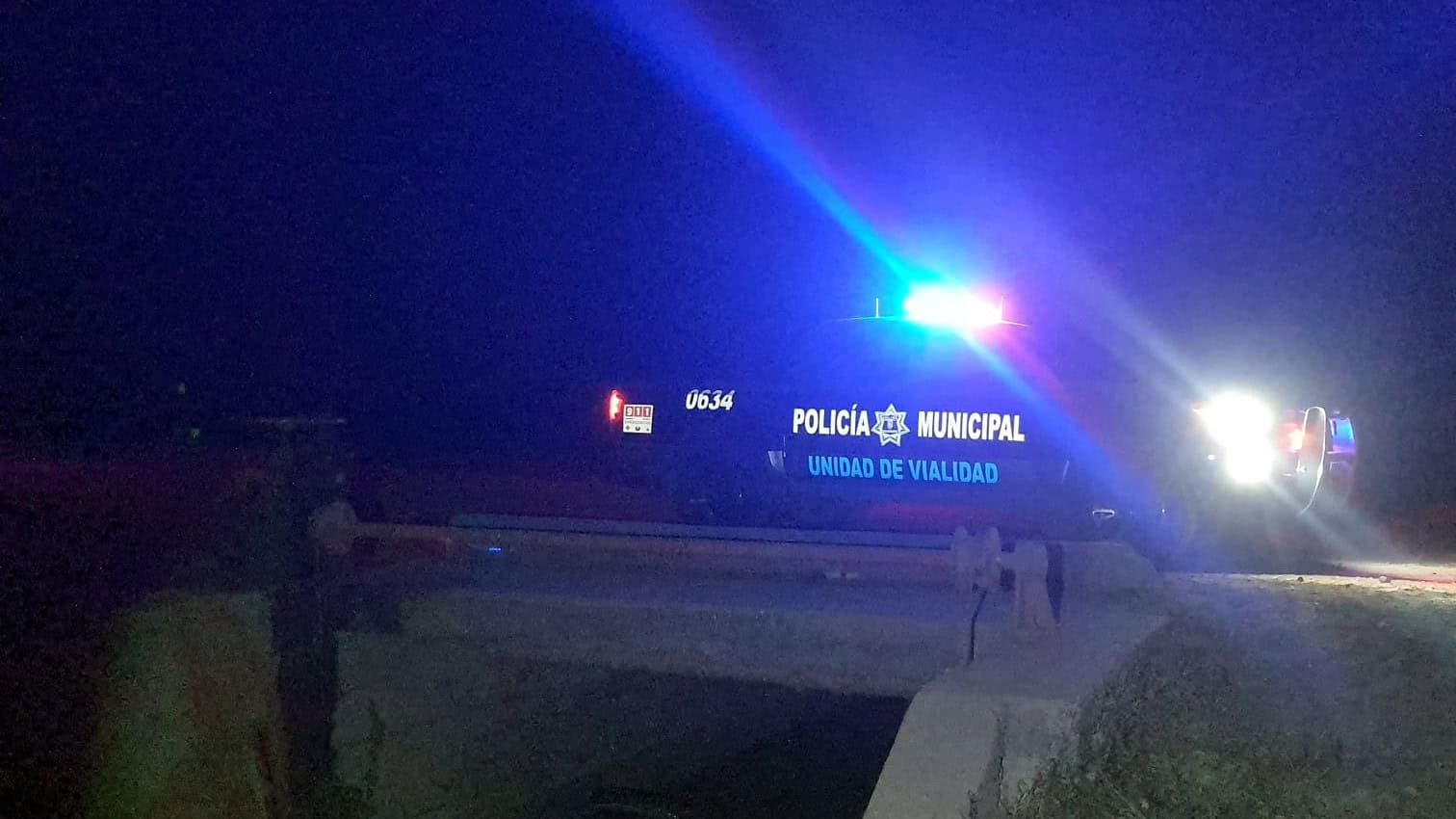 Policías de El Fuerte acudieron al lugar. (FOTO: Cortesía).