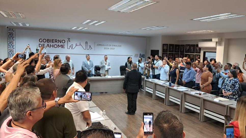 Cutberto Ríos rinde protesta como nuevo Secretario del Ayuntamiento de Ahome Cutberto Ríos rinde protesta como nuevo Secretario del Ayuntamiento de Ahome