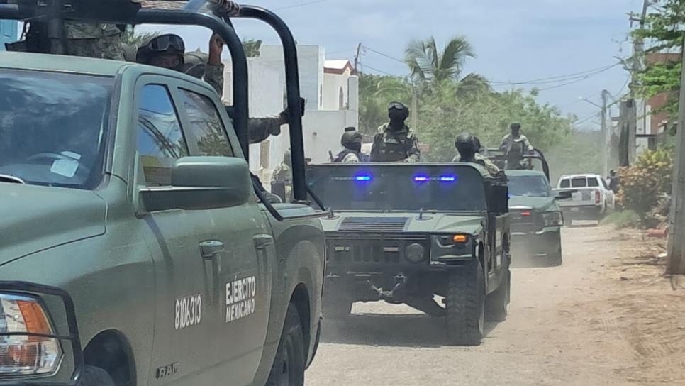 Rescatan a 3 integrantes de familia levantada en Ayuné; militares los liberan en operativo de Los Ángeles, Culiacán Rescatan a 3 integrantes de familia levantada en Ayuné; militares los liberan en operativo de Los Ángeles, Culiacán