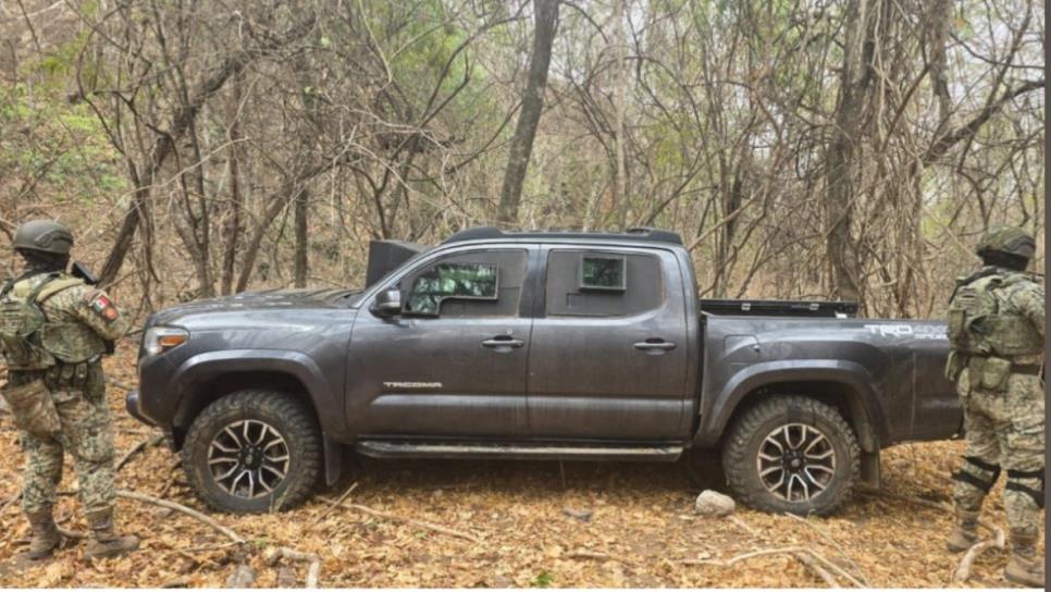 Autoridades aseguran una camioneta blindada y municiones en Baila, Culiacán Autoridades aseguran una camioneta blindada y municiones en Baila, Culiacán
