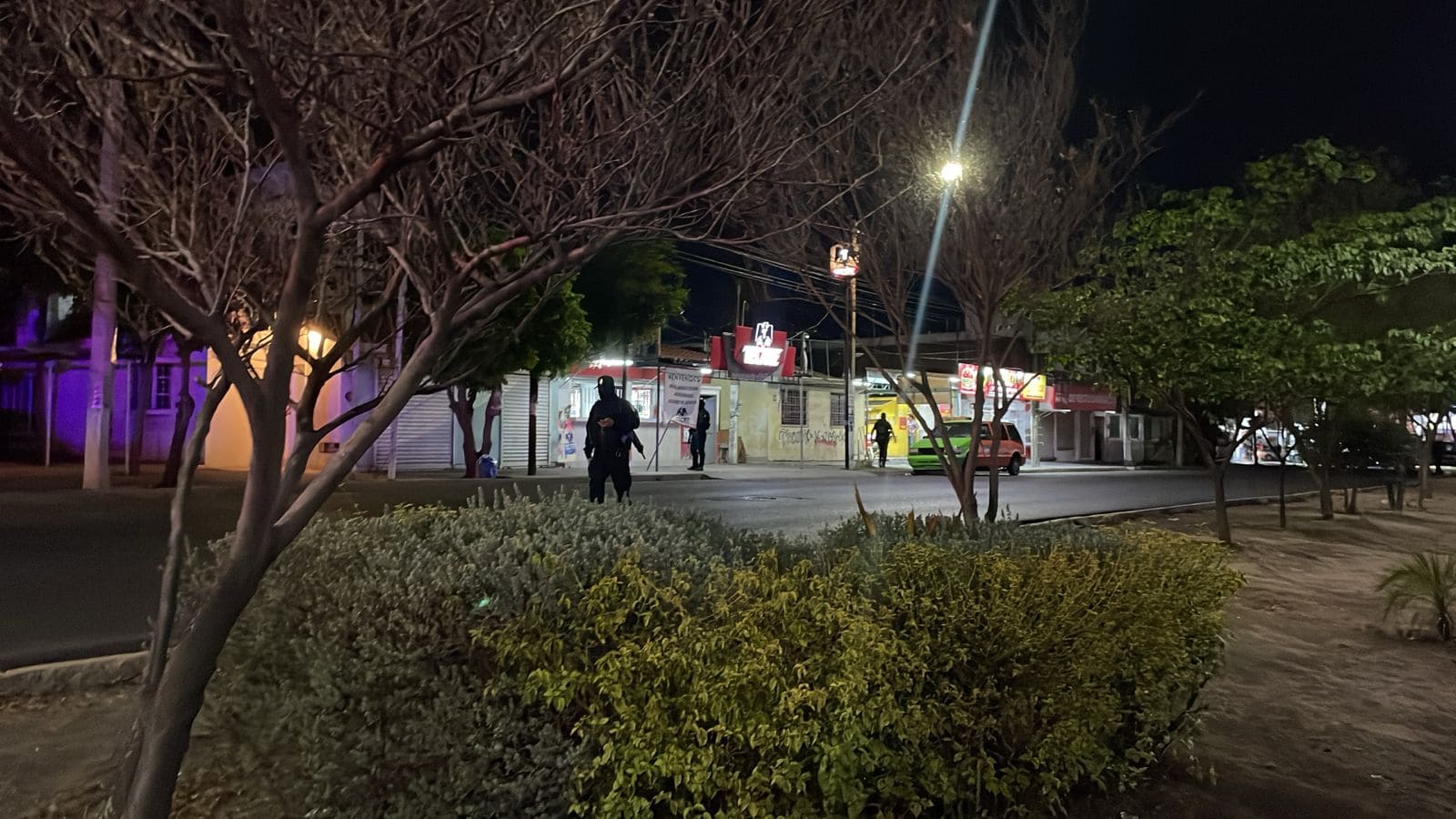 El joven terminó tendido bocabajo en el lugar. (FOTO: Ángel Beltrán).