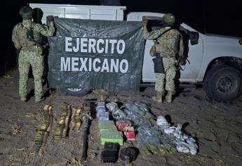 Aseguran dos camionetas blindadas en Mocorito, además de rifles Barret y cientos de cartuchos útiles