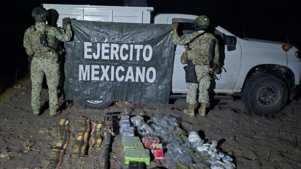 Aseguran dos camionetas blindadas en Mocorito, además de rifles Barret y cientos de cartuchos útiles Aseguran dos camionetas blindadas en Mocorito, además de rifles Barret y cientos de cartuchos útiles