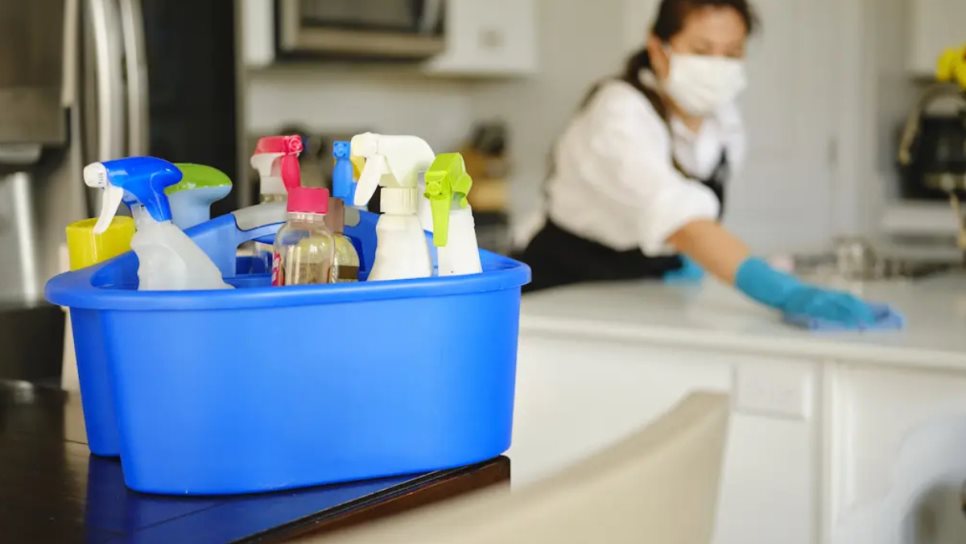 ¿Cuánto se les debe pagar a las trabajadoras del hogar en México? Esto dice la LFT