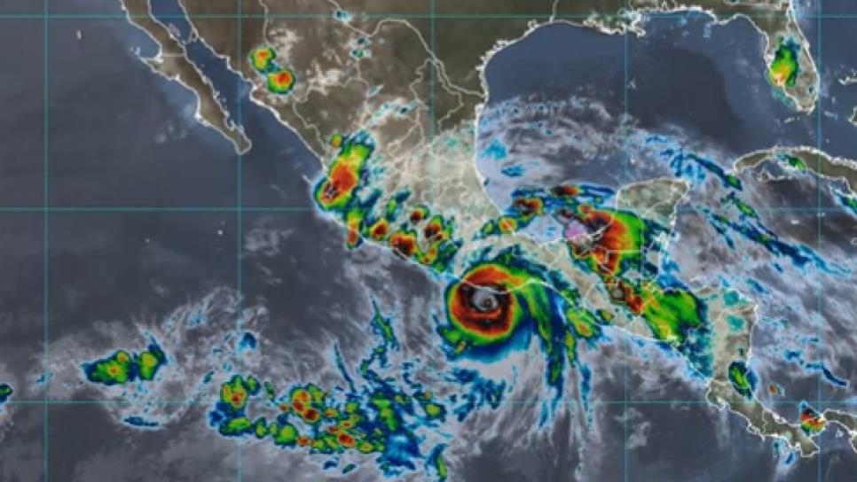 Huracán Erick se ubica frente a Puerto Escondido, Oaxaca; impactará las primeras horas del jueves Huracán Erick se ubica frente a Puerto Escondido, Oaxaca; impactará las primeras horas del jueves