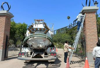 Vactor falla en los cálculos y tumba el emblemático letrero del Parque Sinaloa