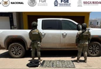 Una camioneta con reporte de robo y dosis de presunta droga, lo asegurado por el Grupo Interinstitucional en Culiacán