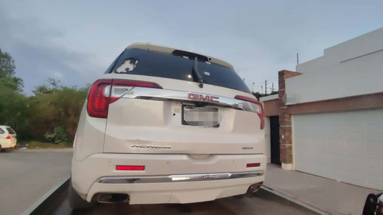 Parte de los daños que sufrió la unidad. (FOTO: Cortesía).