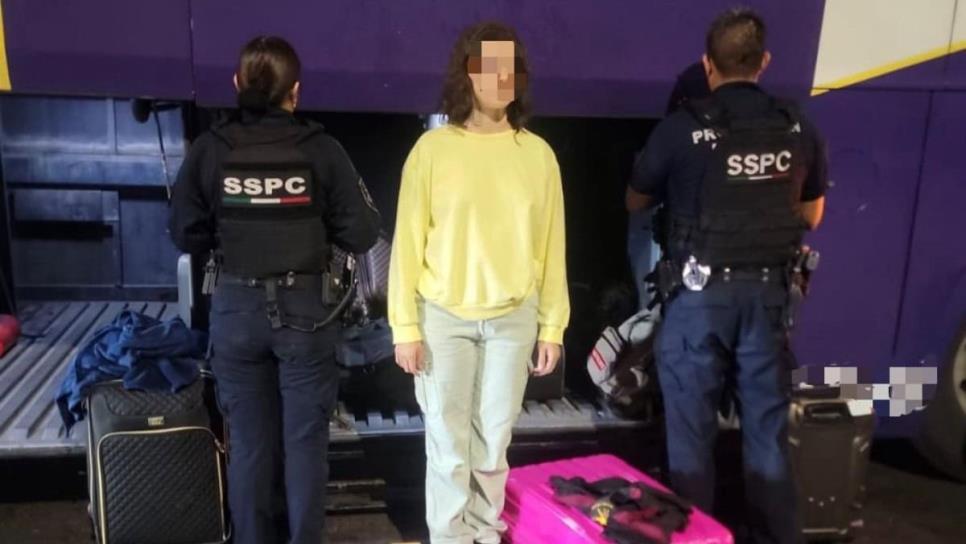 Detienen a una mujer y le aseguran maleta con municiones en la caseta de Costa Rica, Culiacán Detienen a una mujer y le aseguran maleta con municiones en la caseta de Costa Rica, Culiacán