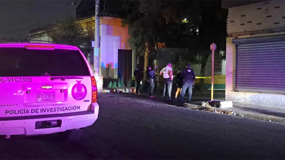 Elementos de la Fiscalía se encargaron de realizar las diligencias. (FOTO: Luis Ramírez).