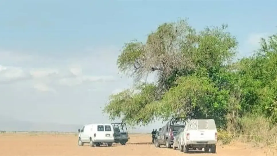 El cuerpo fue trasladado al Semefo. (FOTO: Cortesía).
