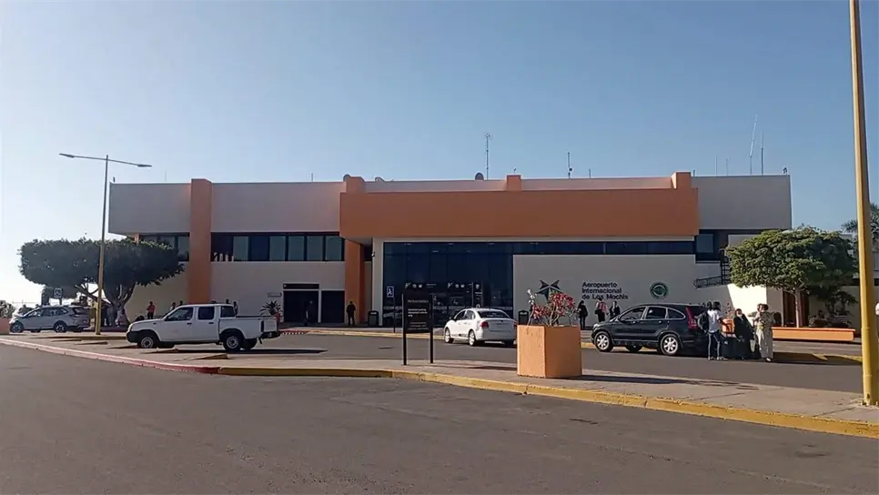 El aeropuerto de Los Mochis. (FOTO: Temática).