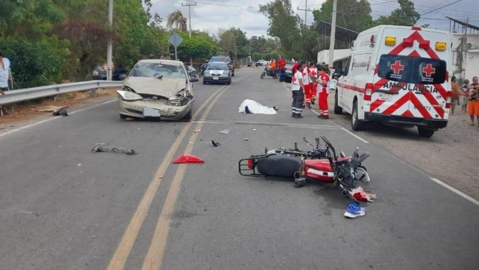 Muere motociclista al impactarse contra un vehículo que conducía un adolescente en Guasave Muere motociclista al impactarse contra un vehículo que conducía un adolescente en Guasave