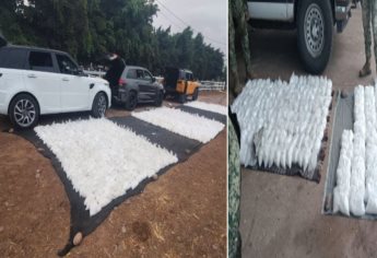 Aseguran camionetas de lujo repletas de metanfetamina, en Culiacán