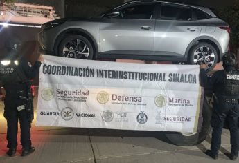 Tras reporte oportuno al 911, Grupo Interinstitucional recupera un sedán en Culiacán