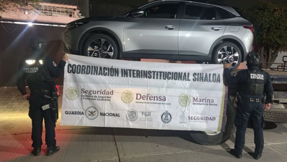 Tras reporte oportuno al 911, Grupo Interinstitucional recupera un sedán en Culiacán Tras reporte oportuno al 911, Grupo Interinstitucional recupera un sedán en Culiacán