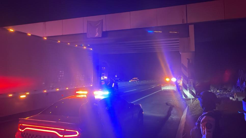 Cuelgan dos cuerpos en el puente de Caimanero, Mocorito, sobre la autopista Benito Juárez