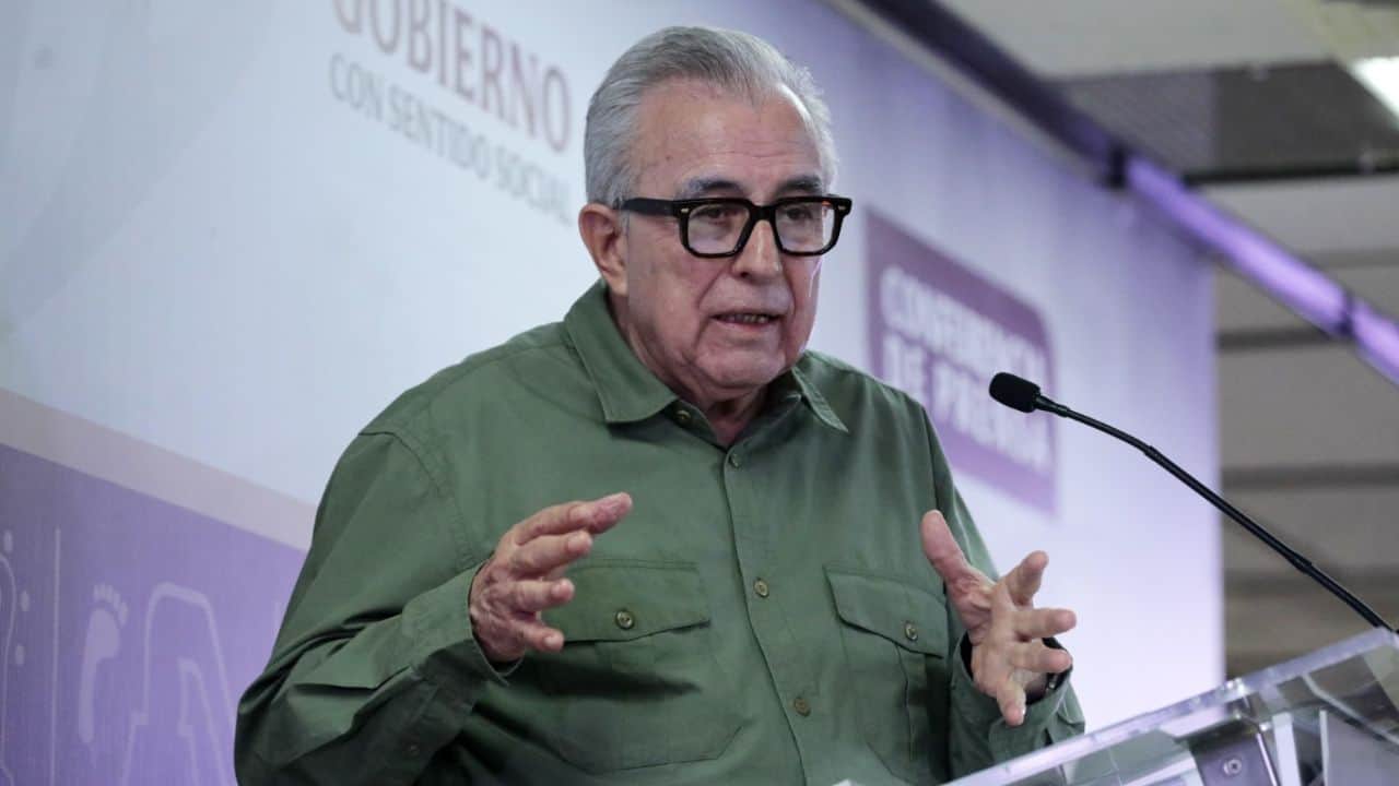 En esta reunión se expuso la ejecución de una primera etapa del plan, con una inversión de mil 626 millones de pesos distribuidos en 43 obras ya licitadas y en proceso de construcción