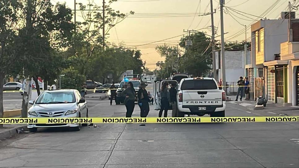 Levantan a 2 hombres y una mujer junto al mercado Humaya, en Culiacán Levantan a 2 hombres y una mujer junto al mercado Humaya, en Culiacán