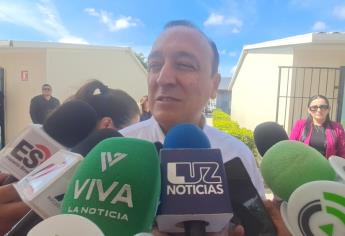 “La solución es cortar esas marquesinas”: Antonio Menéndez llama a dueños de edificio en Los Mochis a retirar estructuras