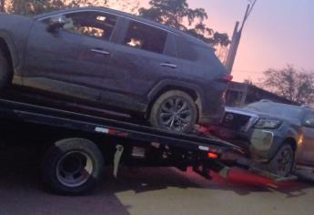 Marina localiza a una persona asesinada en un campamento y asegura varias camionetas en El Pozo, Imala