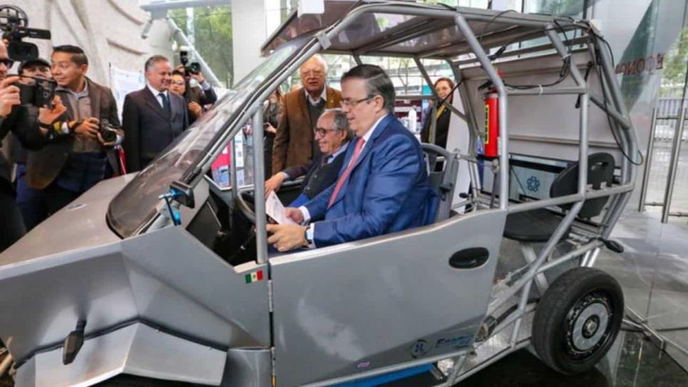 Marcelo Ebrard prueba el primer auto mexicano de hidrógeno creado por el IPN Marcelo Ebrard prueba el primer auto mexicano de hidrógeno creado por el IPN
