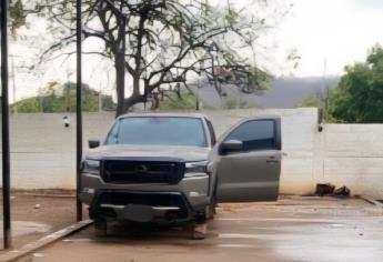 Aseguran vehículos, droga, cartuchos y ponchallantas en el poblado Agua Blanca, Culiacán