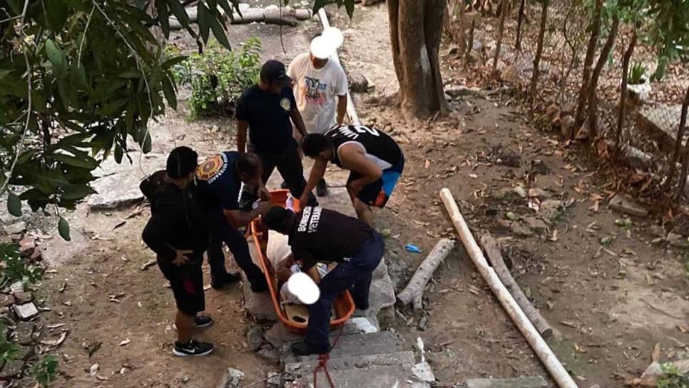 Dos mujeres resultan heridas tras colapsar una escalera en El Castillo, Mazatlán Dos mujeres resultan heridas tras colapsar una escalera en El Castillo, Mazatlán