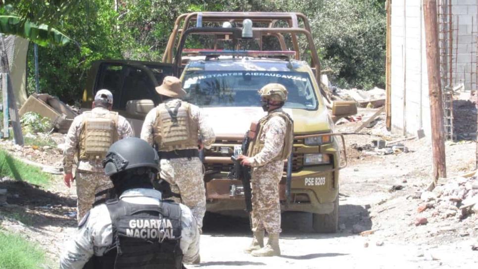 Elementos federales localizan camioneta con presunto combustible robado en Mazatlán Elementos federales localizan camioneta con presunto combustible robado en Mazatlán