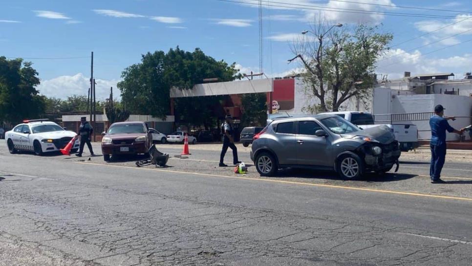 Se registra accidente en la México 15 frente a El Burrión, un joven resultó lesionado Se registra accidente en la México 15 frente a El Burrión, un joven resultó lesionado