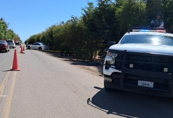Hallan sin vida a un hombre envuelto en plástico negro por la carretera La 20 en Culiacán