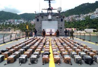 Marina asegura semisumergible con toneladas de droga frente a Guerrero | FOTOS