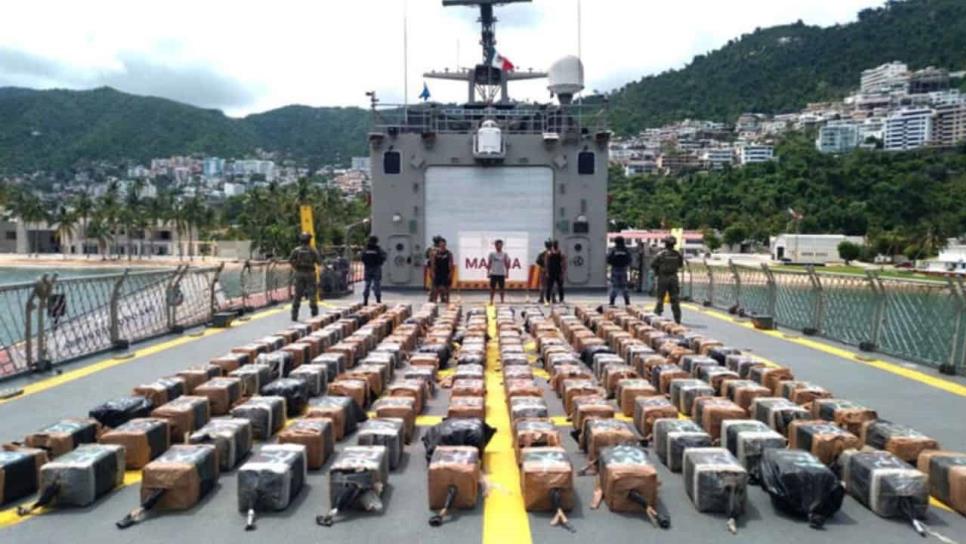 Marina asegura semisumergible con toneladas de droga frente a Guerrero | FOTOS Marina asegura semisumergible con toneladas de droga frente a Guerrero | FOTOS