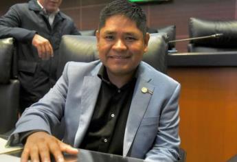 Erasmo Catarino cambia el micrófono por la tribuna en el Senado