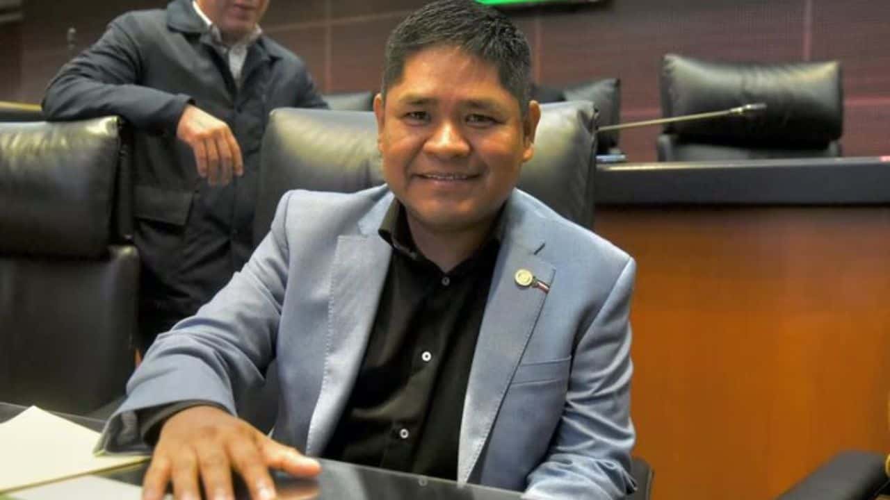 Su incorporación al Senado representa una propuesta inusual y simbólica de la fusión entre entretenimiento y gobierno en México, además de diversificar la presencia indígena en la Cámara alta