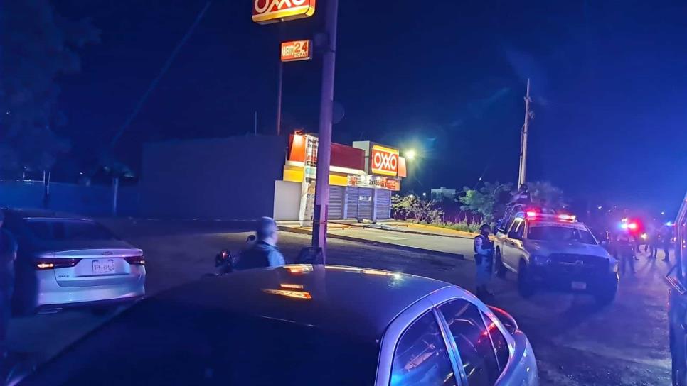Muere un hombre y una mujer resulta herida tras atentado en un Oxxo en El Limón de los Ramos, Culiacán Muere un hombre y una mujer resulta herida tras atentado en un Oxxo en El Limón de los Ramos, Culiacán