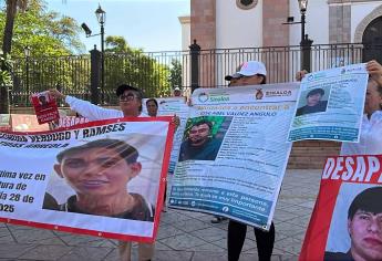 Madres de desaparecidos se manifiestan en la Catedral de Culiacán