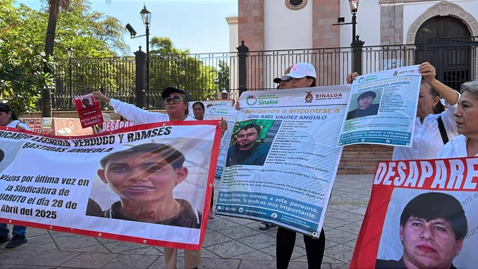 Madres de desaparecidos se manifiestan en la Catedral de Culiacán Madres de desaparecidos se manifiestan en la Catedral de Culiacán