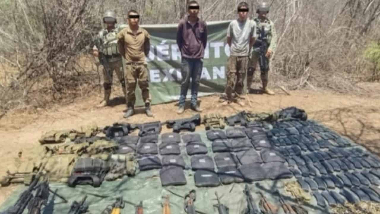 Los detenidos y el material asegurado fueron puestos a disposición del Ministerio Público Federal para realizar las investigaciones correspondientes