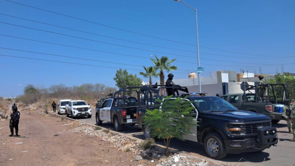 Joven mujer es ejecutada a balazos a la entrada de la Privada Vista del Lago en Culiacán Joven mujer es ejecutada a balazos a la entrada de la Privada Vista del Lago en Culiacán