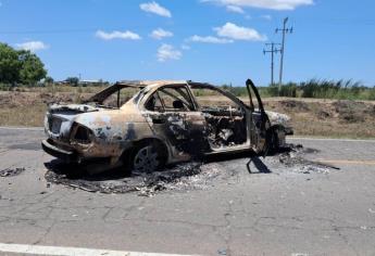 Se registra bloqueo y un auto calcinado tras enfrentamiento contra militares en Navolato
