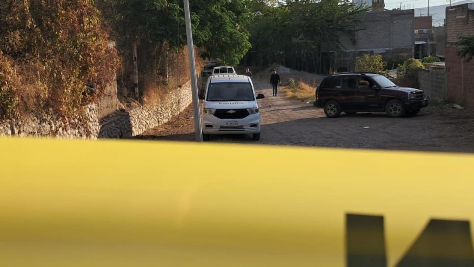 Encuentran una persona en plástico negro en la colonia Revolución de Culiacán Encuentran una persona en plástico negro en la colonia Revolución de Culiacán