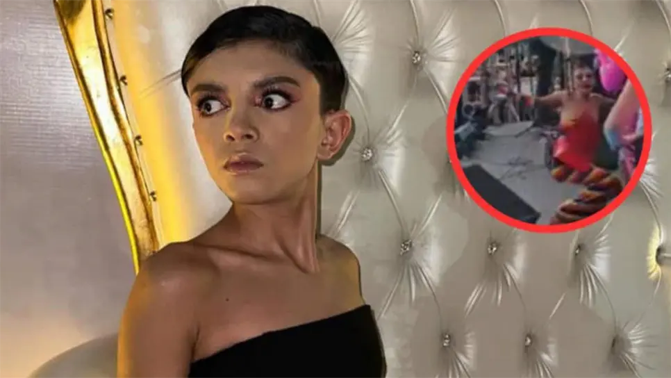 Pero fue gracias a que uno de presentadores del evento que la tenía tomada de la mano que el incidente no pasó a mayores, pues alcanzó a sostenerla para evitar una caída más brusca