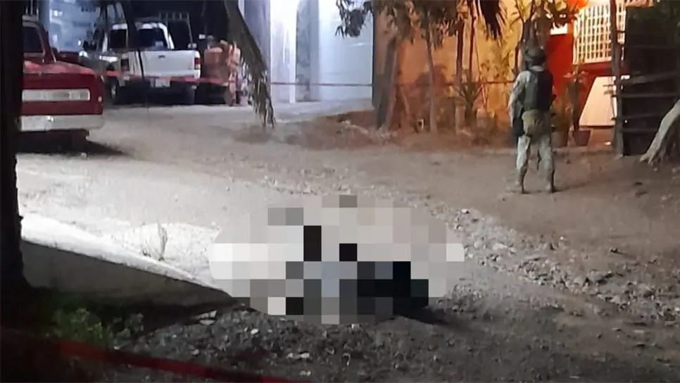 Los peritos de la Fiscalía realizaron el trabajo de campo para ordenar que el cuerpo fuera llevado al anfiteatro