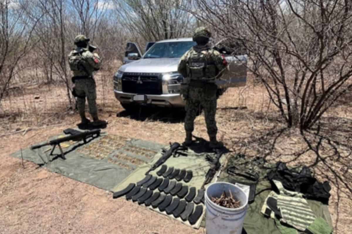 Aseguran camioneta robada y armamento en Estación Obispo, en Culiacán