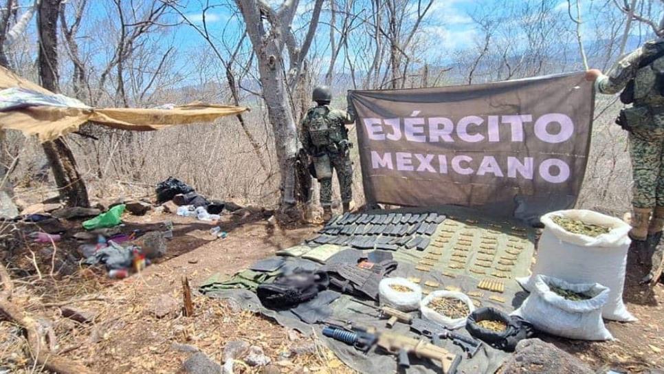 Militares aseguran arsenal y equipo táctico en Angostura Militares aseguran arsenal y equipo táctico en Angostura